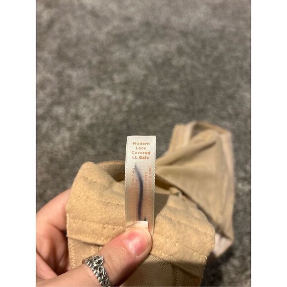 Cacique modern lace covered lightly lined balconette size 44F. C32-9 - Picture 4 of 4